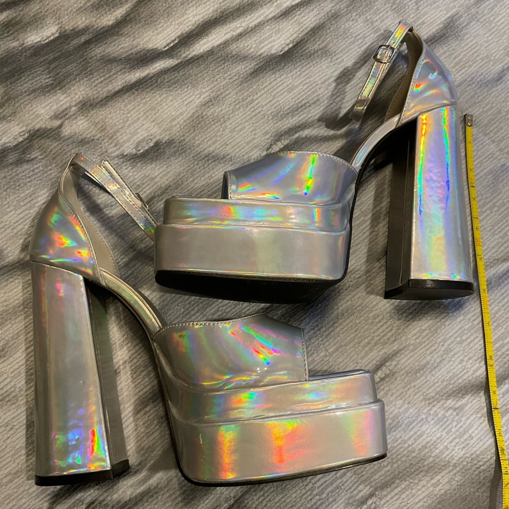 Heels - Picture 2 of 8